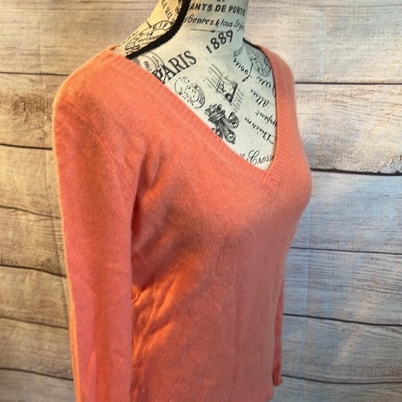 Christopher Fischer Cashmere Sweater V-neck Peach Long Sleeves Size XL - Picture 3 of 10